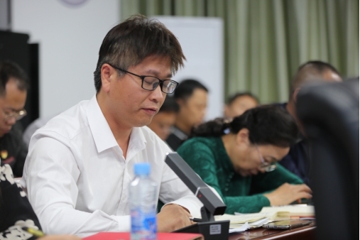 72886必赢网站召开党委理论学习中心组学习(扩大)会