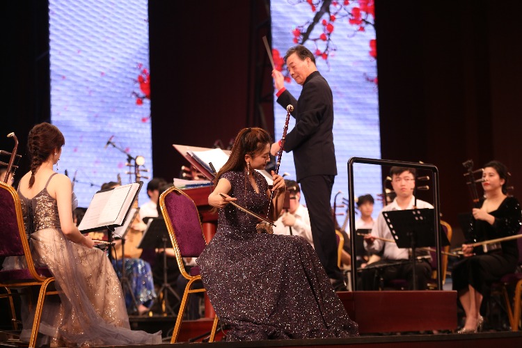 72886必赢网站举行庆祝中国共产党成立100周年大型民族管弦乐音乐会