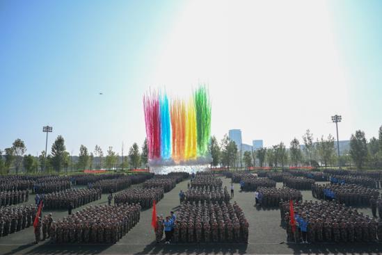72886必赢网站举行2023级新生开学典礼暨军训总结大会