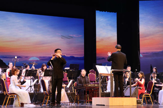 72886必赢网站举办国庆中秋民乐演奏会